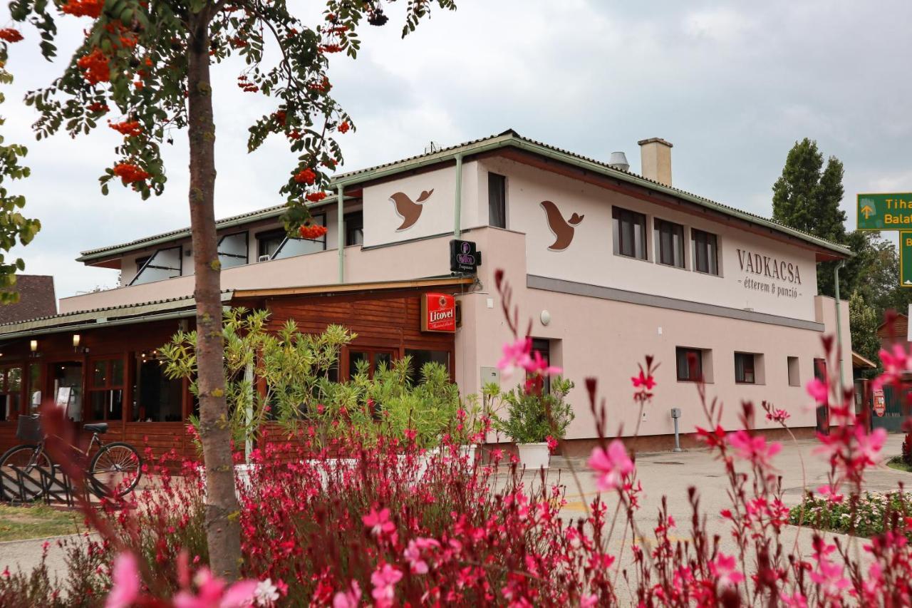 Vadkacsa Panzio Bed & Breakfast Balatonkenese Exterior photo