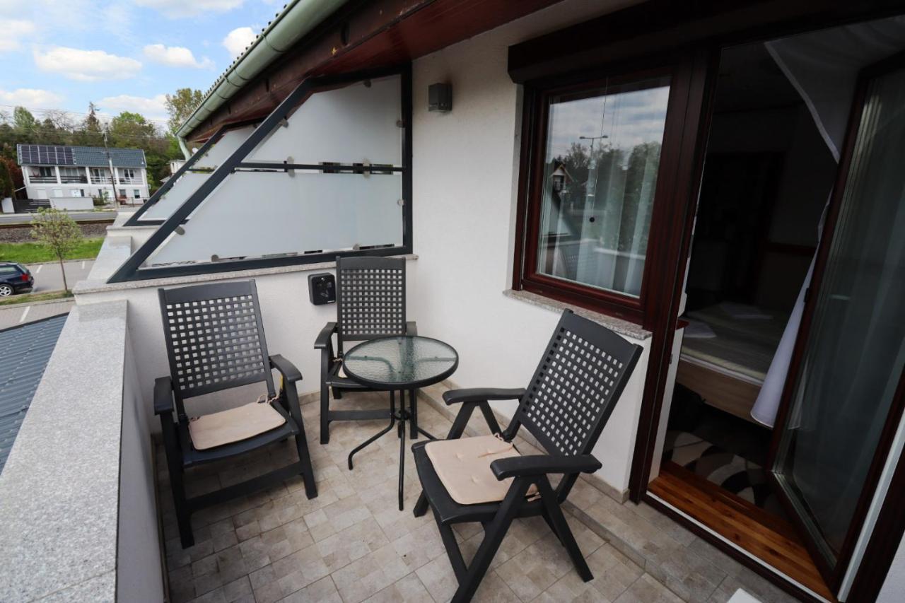 Vadkacsa Panzio Bed & Breakfast Balatonkenese Exterior photo