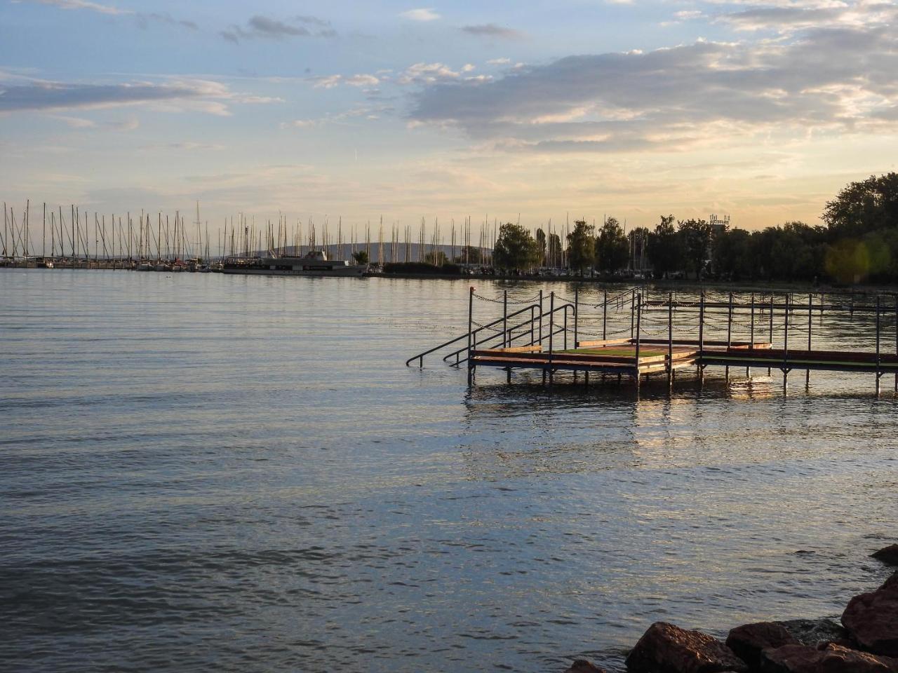Vadkacsa Panzio Bed & Breakfast Balatonkenese Exterior photo
